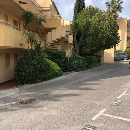 A1 La D'or Апартаменти