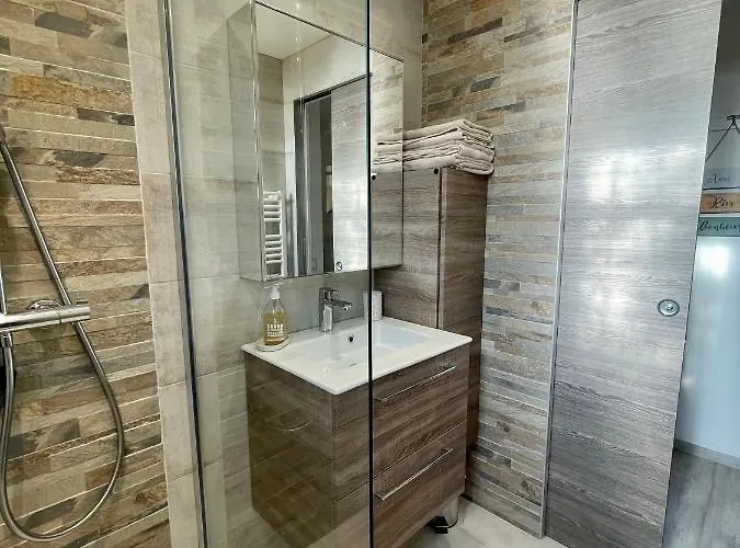 A1 La D'or ル・ラヴァンドゥー